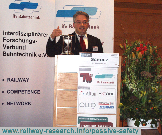 1_01_SCHULZ_IFV_BAHNTECHNIK_Passive-Safety-2013_IFV-BAHNTECHNIK_copyright2013.png