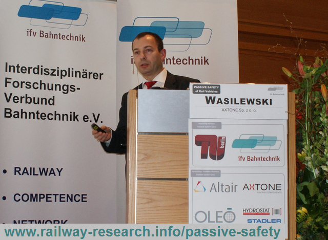 1_09_WASILEWSKI_AXTONE_Passive-Safety-2013_IFV-BAHNTECHNIK_copyright2013.png - Leszek WASILEWSKI - [AXTONE Sp. z o. o.; Poland]:Evolution of crash absorbing systems according to EN 15227 and according to real operation condition