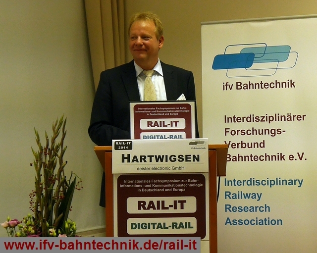 02_03_HARTWIGSEN_DEISTER_ELECTRONIC_RAIL-IT_2014_IFV-Bahntechnik_Copyright2014_1.JPG - Martin HARTWIGSEN (Manager Sales & Marketing - Ident & Automation) - [deister electronic GmbH]:ID während der Fahrt: Neue Möglichkeiten der Identifikation von Radachsen mit RFID