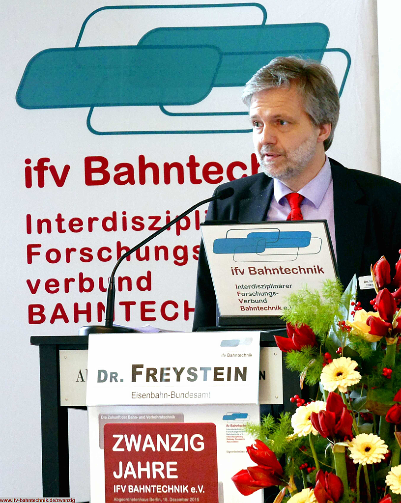 03_13_FREYSTEIN_IFV-Bahntechnik_Copyright2015.png - Dr.-Ing. Hartmut FREYSTEIN (Leiter der Außenstelle Berlin) - [Eisenbahn-Bundesamt Berlin]:Ausbildung von ingenieurfachlichem Nachwuchs im Eisenbahnwesen