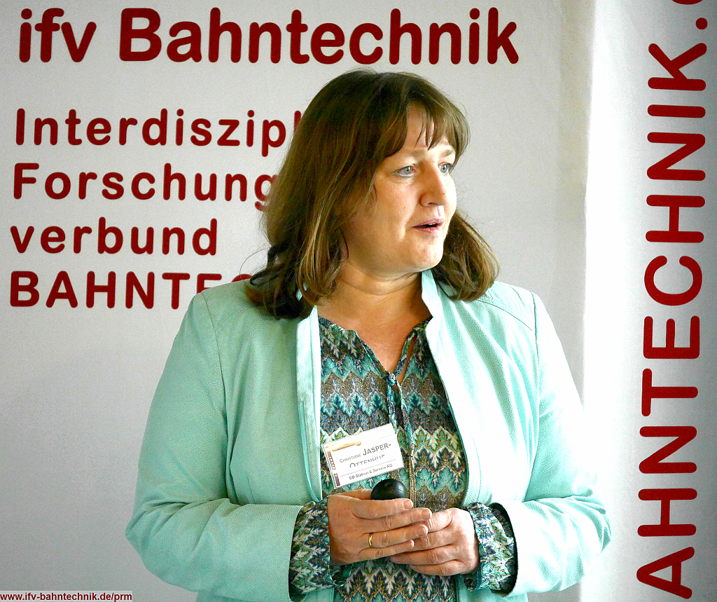 01_02_JASPER-OTTENHUS_1.png - Dipl.-Ing. Christiane JASPER-OTTENHUS (Leiterin des Arbeitsgebietes Infrastrukturelle Grundsätze, I.SBB(1)) - [DB Station & Service AG, Frankfurt a. M.]Barrierefreiheit bei Personenbahnhöfen der DB Station & Service AG:Grundlagen und Ziele für Barrierefreiheit in den Bahnhöfen sowie Stand der Umsetzung