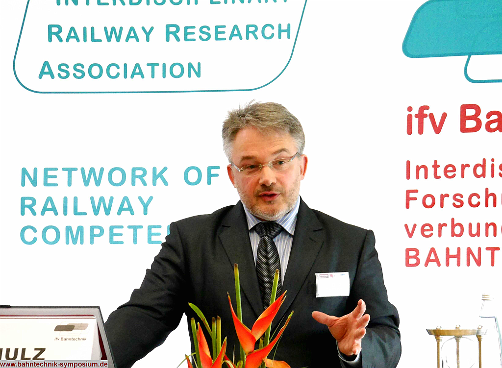 11_SCHULZ_IFV_BAHNTECHNIK-SYMPOSIUM_2016_Copyright2016.png - Dipl.-Volkswirt E. SCHULZ (Fachkoordinator) - [IFV, Bundesarbeitskreis Bahn-Betrieb]:Moderner Schienengüterverkehr und kombinierter Verkehr