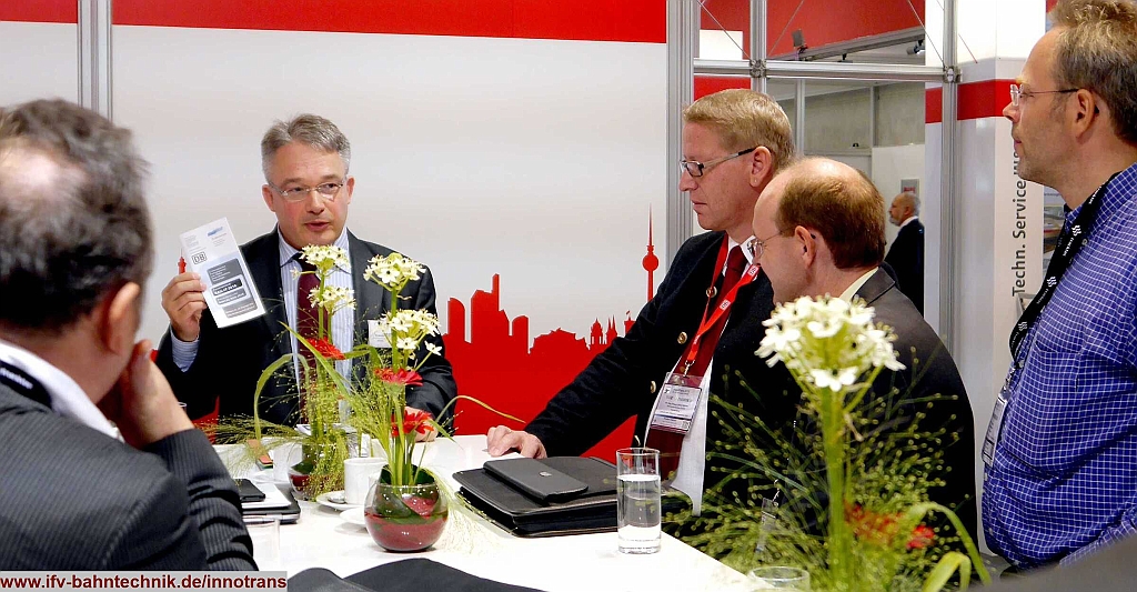 106_InnoTrans2016_IFV-BAHNTECHNIK_Copyright2016.JPG - Führungskräfte-Treffen für Anwender und Special Interest Group auf der InnoTrans 2016:  "RAIL-IT / Informationstechnologie" moderiert durch Dipl.-Volkswirt Eckhard SCHULZ - [IFV BAHNTECHNIK e.V.] 