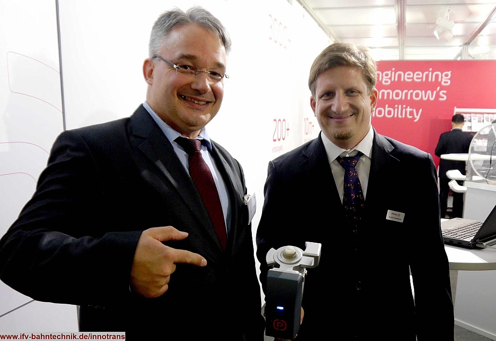 46_InnoTrans2016_IFV-BAHNTECHNIK_Copyright2016.JPG - v.l.n.r.: Dipl.-Volkswirt Eckhard SCHULZ - [IFV BAHNTECHNIK e.V.] und Dipl.-Ing-. André ROHRBECK - [PROSE]