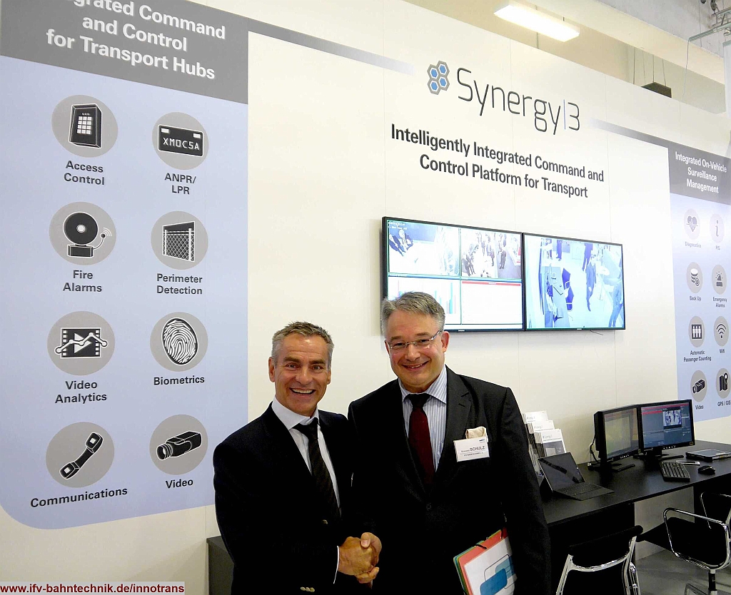 53_InnoTrans2016_IFV-BAHNTECHNIK_Copyright2016.JPG - v.l.n.r.: Dipl.-Phys. Jürgen FUCHS - [Synetics Systems GmbH] und Dipl.-Volkswirt Eckhard SCHULZ - [IFV BAHNTECHNIK e.V.] 