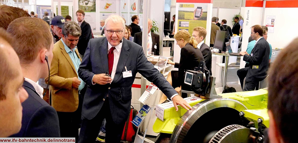 87_InnoTrans2016_IFV-BAHNTECHNIK_Copyright2016.JPG - Messerundgang mit Prof. Dr.-Ing. Markus HECHT - [Technische Universität Berlin]