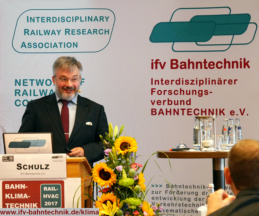 06_SCHULZ_RAIL-HVAC2017_IFV-Bahntechnik_Copyright2017.png - Dipl.-Volkswirt Eckhard SCHULZ (Vereinsgeschäftsführer )- [IFV BAHNTECHNIK e.V.]:BAHN-KLIMATECHNIK (RAIL-HVAC) und BAHN-KOMFORT (RAIL-COMFORT): Technologische Herausforderungen und wirtschaftliche Chancen im Wettbewerb zwischen Bahnen, Flugzeugen, Automobilen und Bussen um zeitgemäße Mobilitätsangebote (komfortabel und umweltfreundlich)
