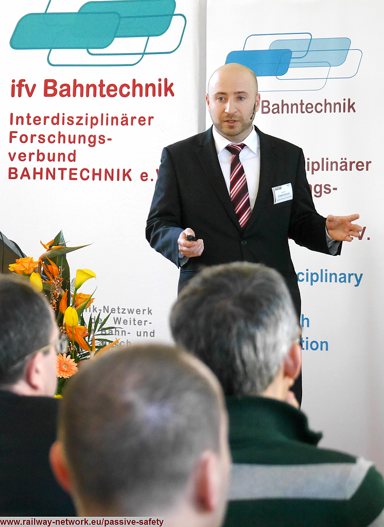 49_ZIMMERMANN_PS2017_IFV-BAHNTECHNIK_Copyright2017.png - Dipl.-Ing. Michael ZIMMERMANN - [German Aerospace Center (DLR e.V.)]:Crash concept of the Next Generation Train (NGT) intermediate cars: Fulfilment of passive safety standard EN 15227 (crash scenarios) using a full-scale demonstrator