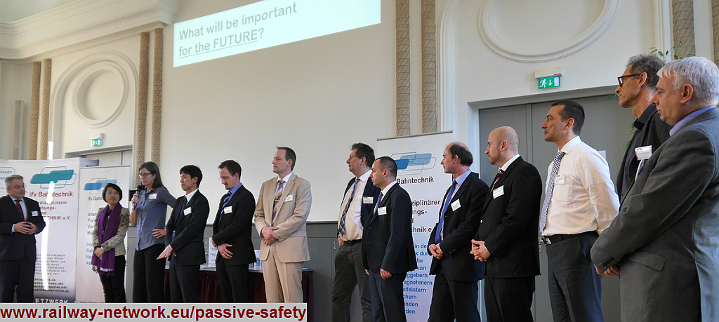 54_SPEAKER-PANEL_PS2017_IFV-BAHNTECHNIK_Copyright2017.png - SPEAKER PANEL of the second conference day of PASSIVE SAFETY 2017