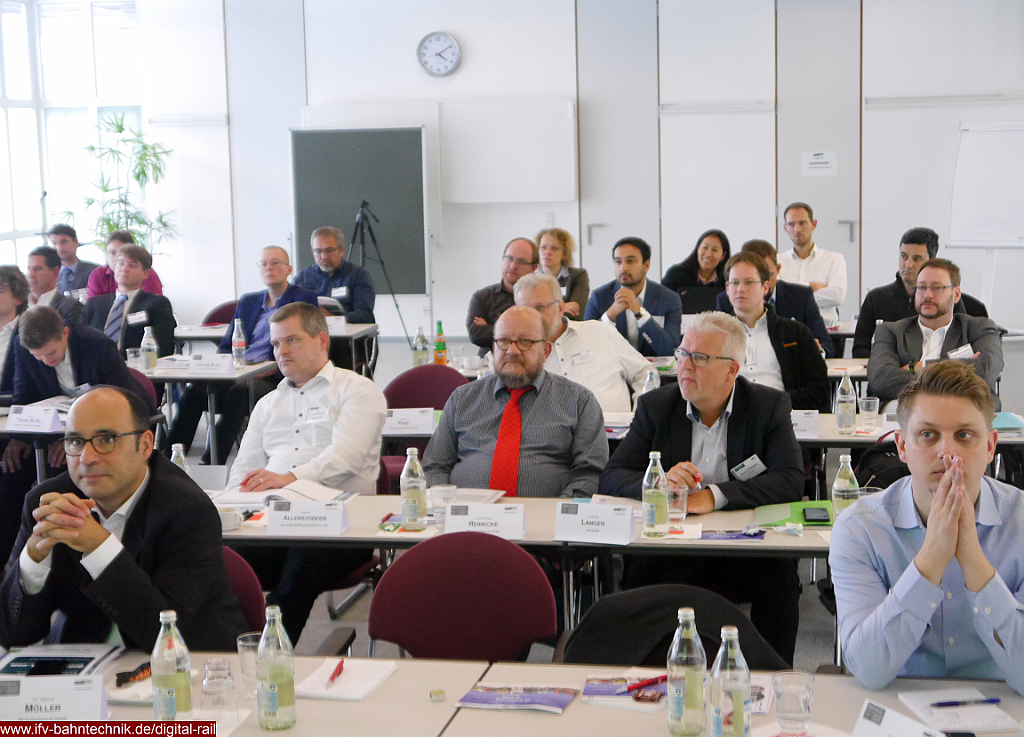 Auditorium03_DIGITAL-RAIL-2019_IFV-Bahntechnik-Copyright2019.png - Auditorium des Fachveranstaltung "DIGITAL-RAIL 2019" vom 24.-25. OKtober 2019 in München