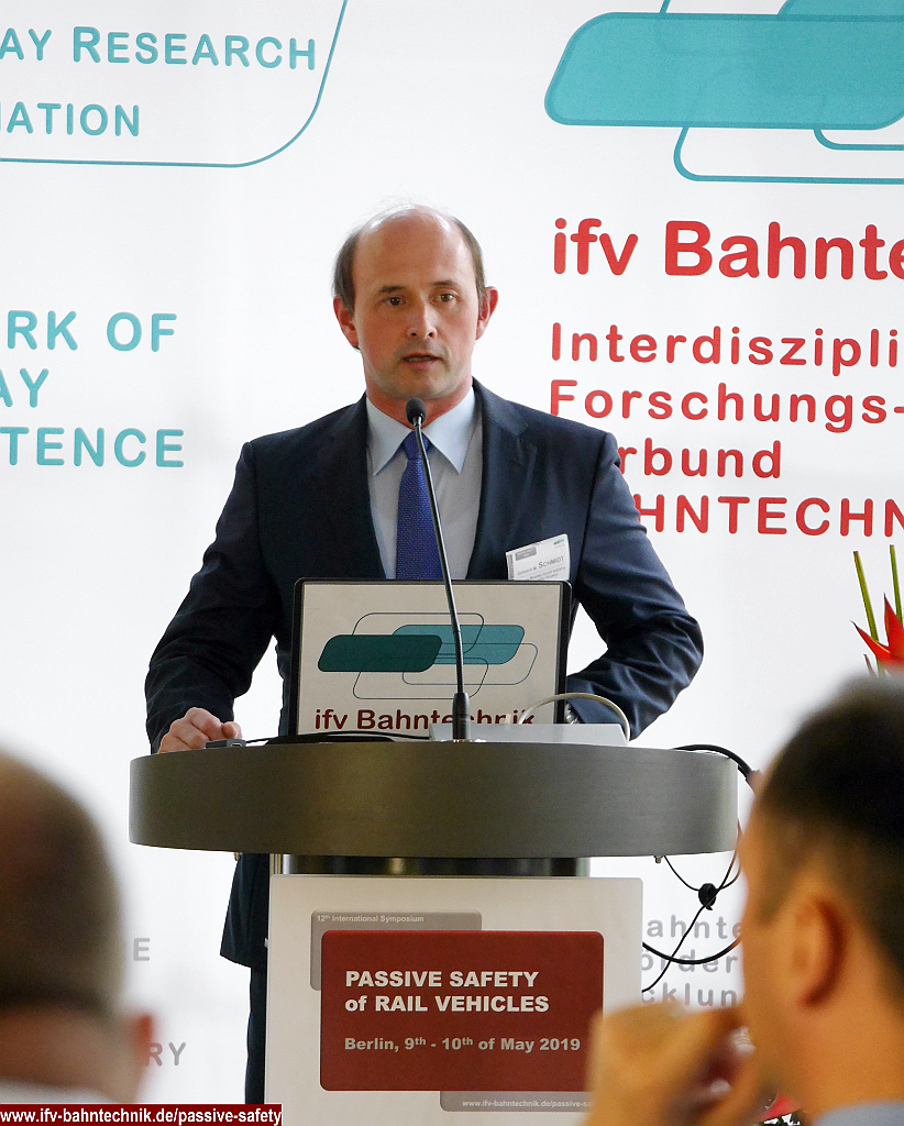 01_SCHMIDT_PS2019_IFV-BAHNTECHNIK_Copyright2019.png - Dipl.-Ing. Gerhard M. SCHMIDT, M. Sc. - [Siemens Mobility GmbH]:ECONOMIC IMPACT: ARE CRASHWORTHY VEHICLES WORSE IN EVERYDAY SERVICE?