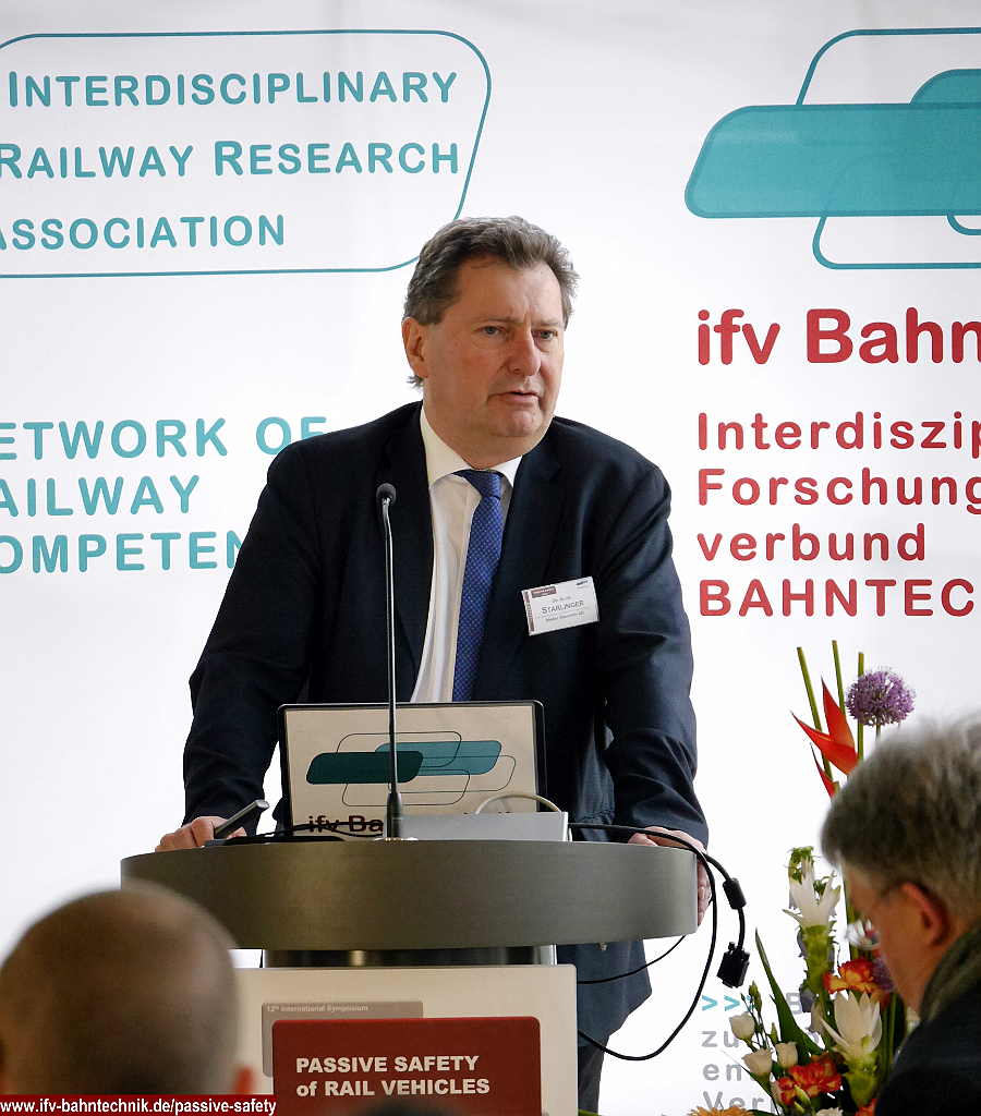 02_STARLINGER_PS2019_IFV-BAHNTECHNIK_Copyright2019.png - Dipl. Ing. Dr. habil. Alois STARLINGER - [Stadler Rail Group]:RECOMMENDATIONS FOR THE FRONT-END DESIGN FOR TRAMS AND LIGHT RAIL VEHICLES WITH RESPECT TO PEDESTRIAN SAFETY