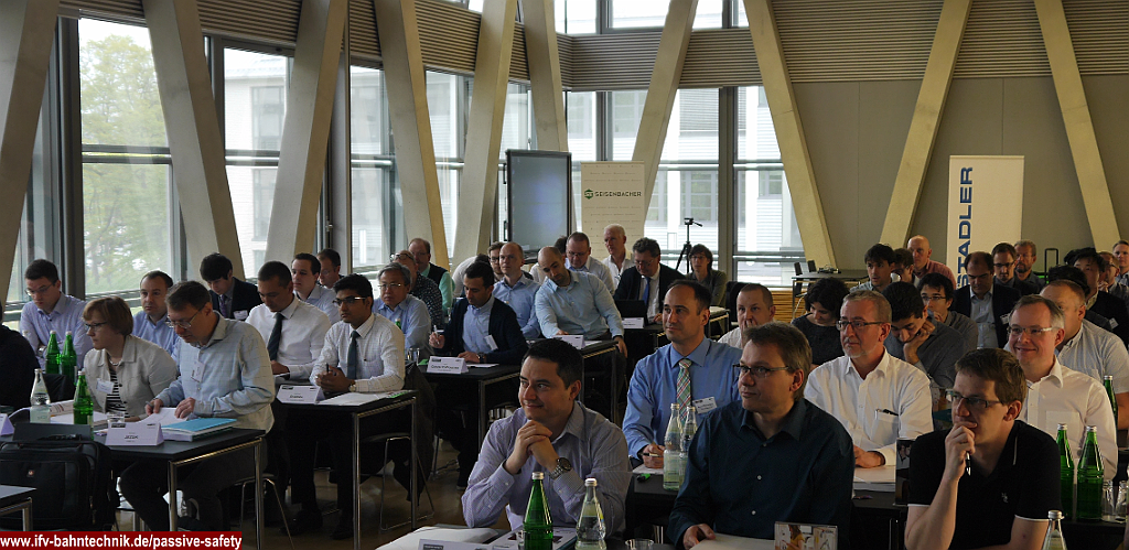04_PLENUM_PS2019_IFV-BAHNTECHNIK_Copyright2019.png - audience of the conference "Passive Safety 2019"