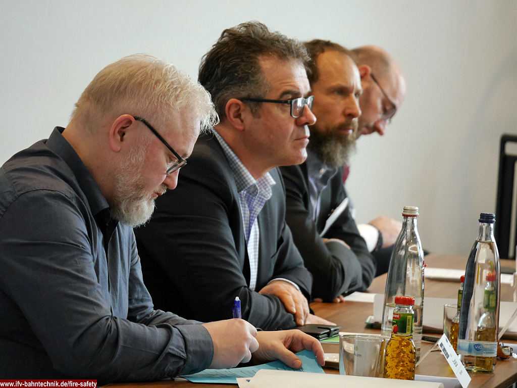 06_PLENUM_FS2020_IFV-Bahntechnik_Copyright2020.png - Fachauditorium der Tagung FIRE SAFETY 2020